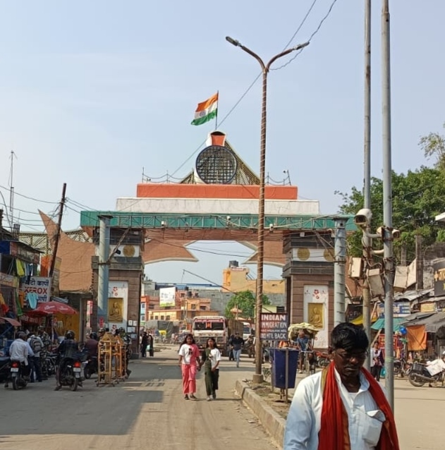 सोनौली बॉर्डर पर GST इंटेलिजेंस का बड़ा एक्शन: 10 घंटे चली छापेमारी