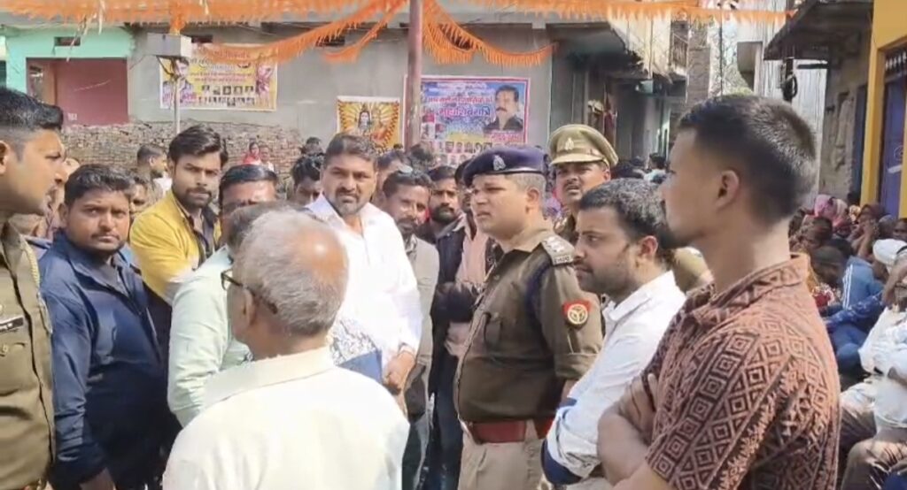 नौतनवा: संदिग्ध परिस्थितियों में युवक की मौत, पहुंची पुलिस