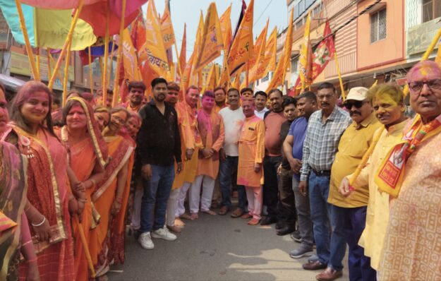 नौतनवां में धूमधाम से निकली श्री श्याम फाल्गुन निशान यात्रा, भक्तों ने खेली गुलाल की होली
