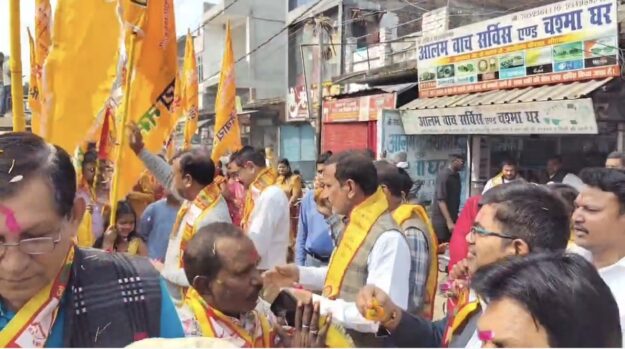 नौतनवा में 8वीं भव्य निशान यात्रा: खाटू श्याम जी के जयकारों से गुंजा पूरा नगर