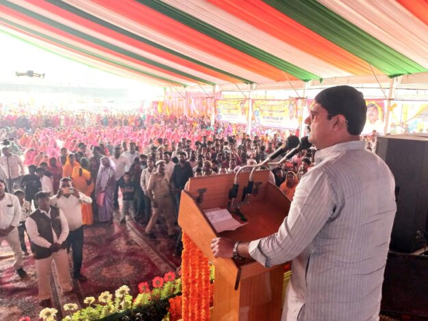 विधायक ऋषि त्रिपाठी की मौजूदगी में सम्पन्न हुआ सामूहिक विवाह