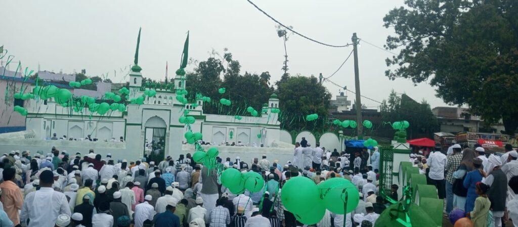 बड़े ही हर्षोल्लास के साथ मनाया जा रहा है ईद का पर्व 