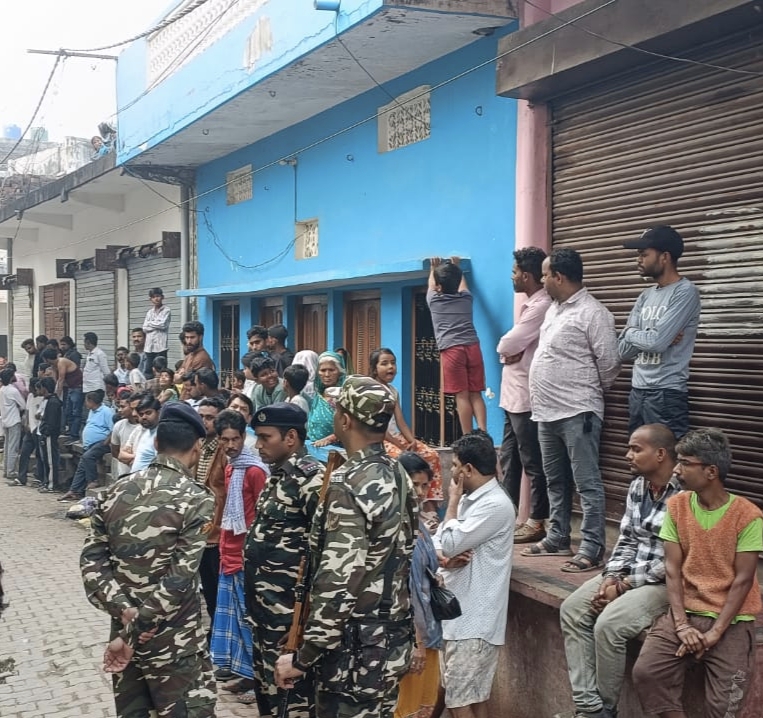 नौतनवा में दिल दहला देने वाली घटना: एसएसबी जवान के पति ने दो मासूम बच्चों की हत्या कर खुद भी लगाई फांसी