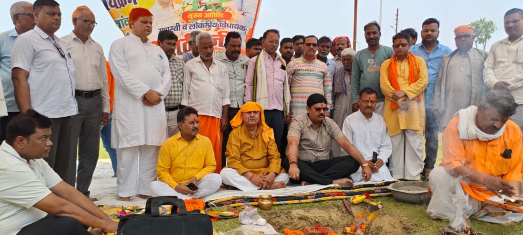 विधायक ऋषि त्रिपाठी की पहल से चंचाई माता मंदिर छठ घाट के सुंदरीकरण का हुआ शुभारंभ