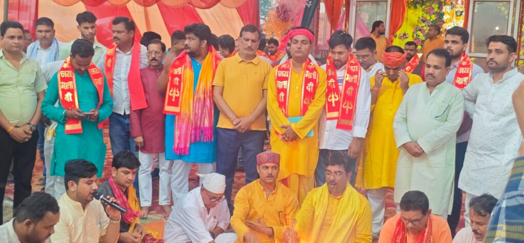 नौतनवा में गूंजे जय परशुराम के जयकारे, शोभायात्रा में दिखा आस्था का सागर