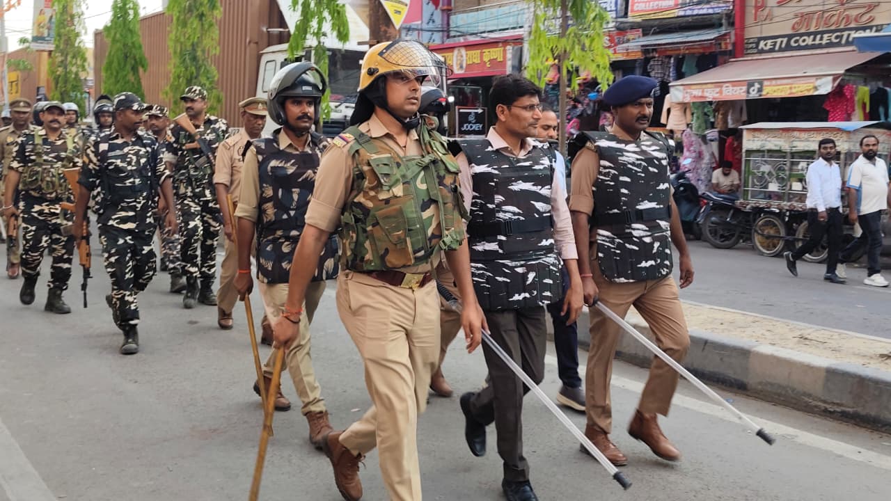 “बकरीद को लेकर सोनौली में फ्लैग मार्च