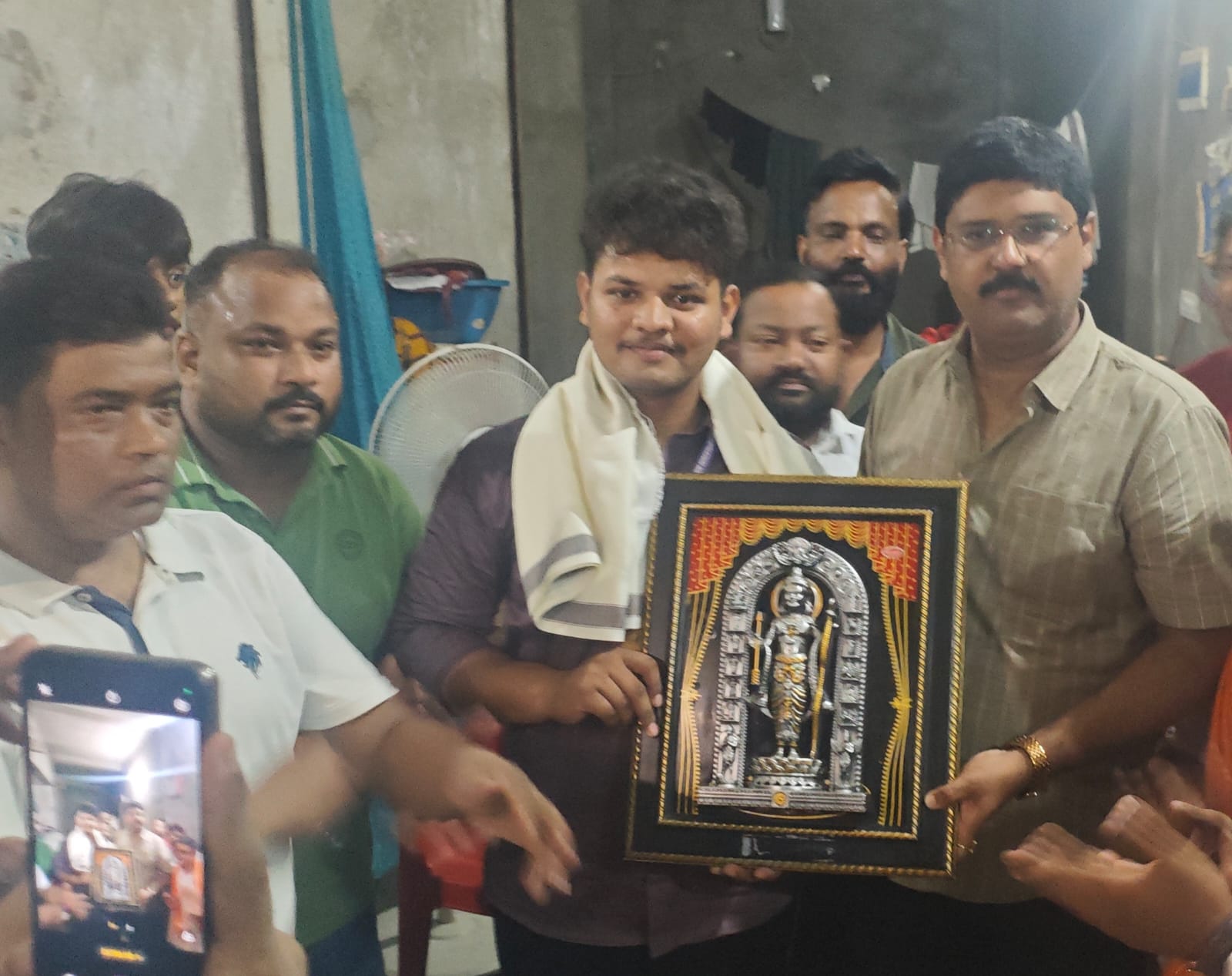 सोनौली का लाल बना राष्ट्रीय चैंपियन, घर पहुंचकर विधायक ऋषि त्रिपाठी ने बढ़ाया हौसला”