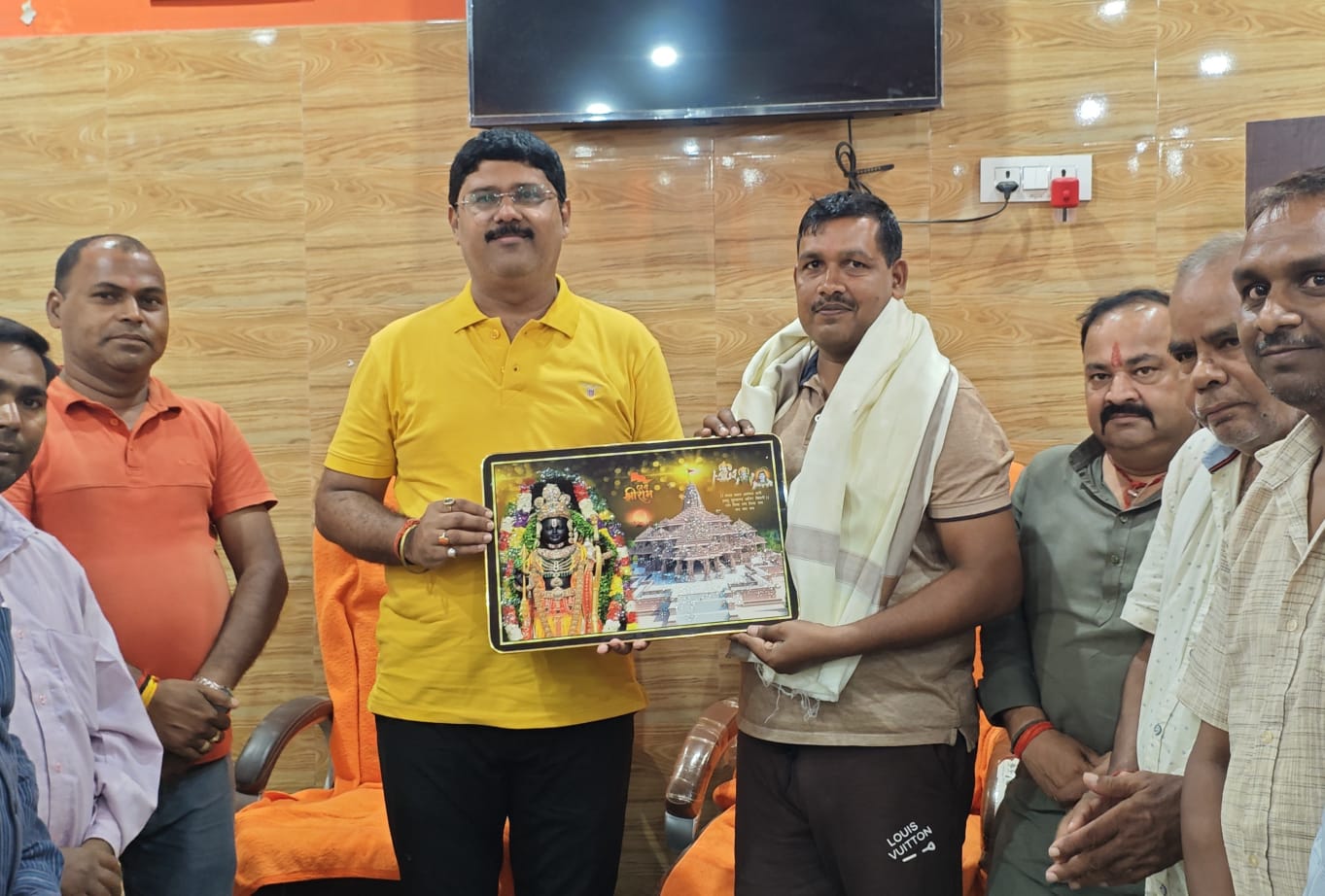 धूमधाम से मना ब्लॉक प्रमुख राकेश मद्धेशिया का जन्मदिन,विधायक ने दी शुभकामनाएं।