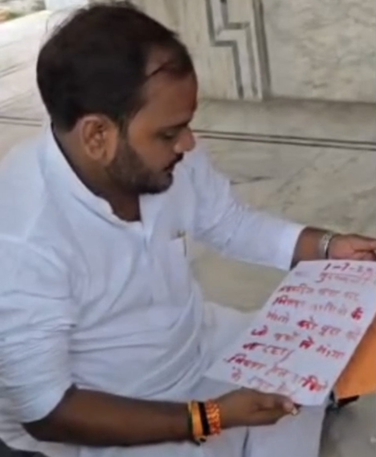स्याही नहीं, खून से लिखी गुहार… सिसवा को तहसील बनाने की मांग फिर हुई बुलंद”
