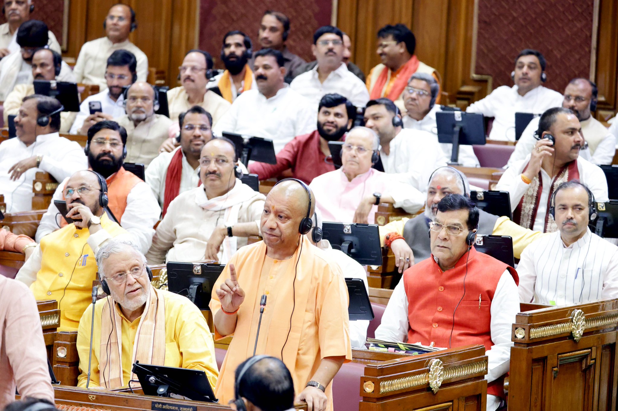 जनता के मुद्दों से भाग रही सपा’–सीएम योगी .