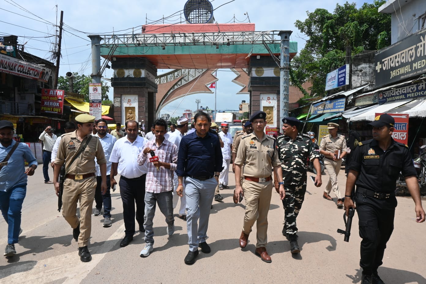 स्वतंत्रता दिवस से पहले सोनौली बॉर्डर पर हाई अलर्ट: डीएम-एसपी का औचक निरीक्षण