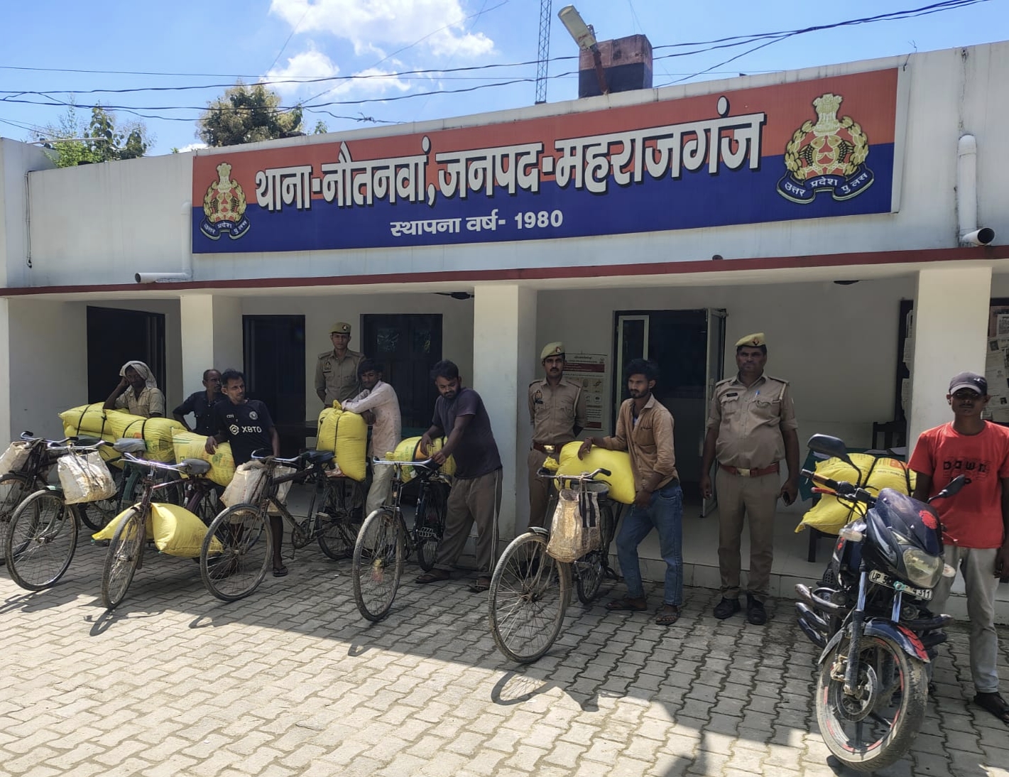खाद तस्करों पर नौतनवा पुलिस का शिकंजा, सात गिरफ्तार