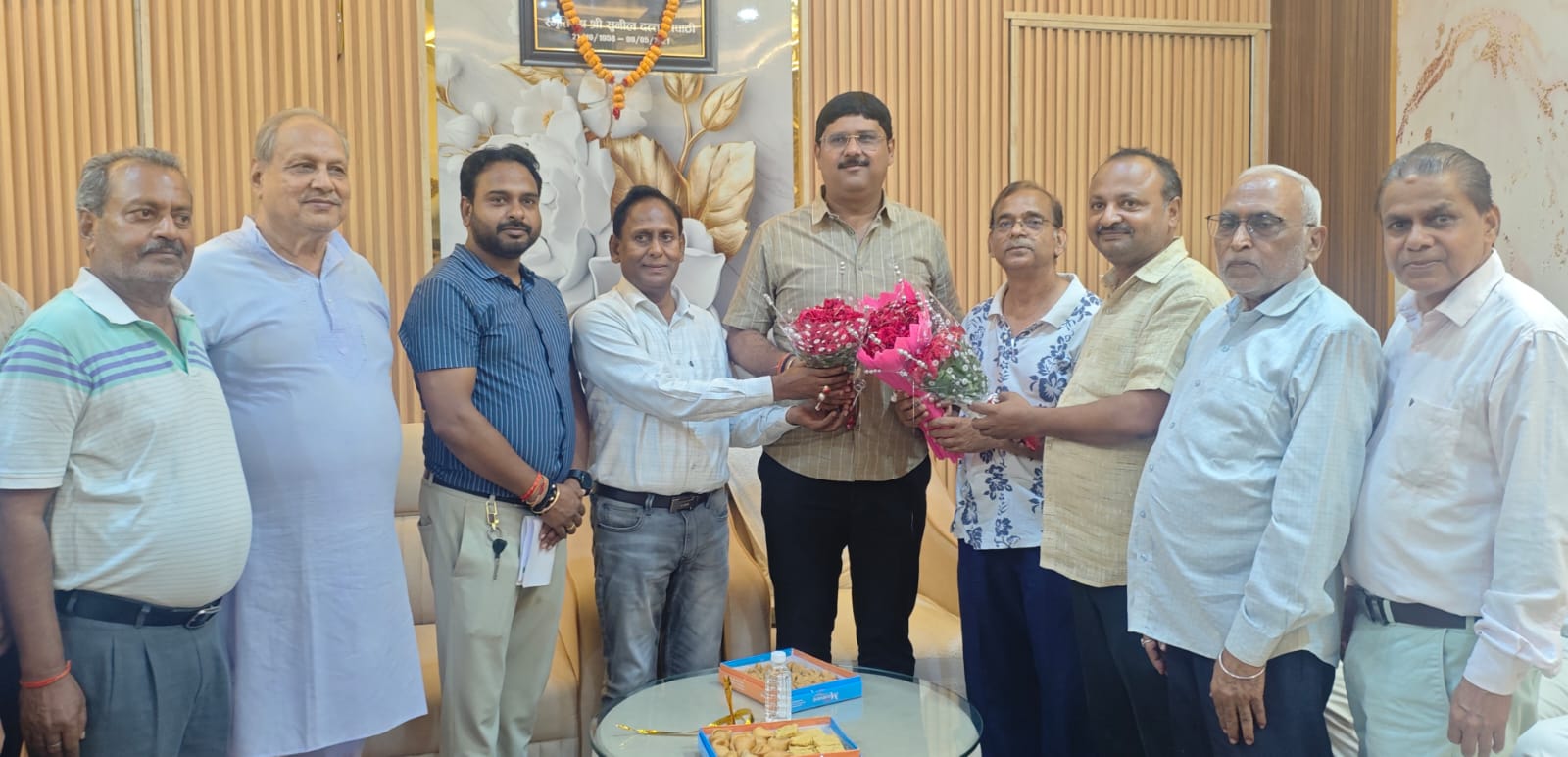 विधायक आवास पर बधाई देने वालों का मेला! नगर में प्राथमिक स्वास्थ्य केंद्र के नवनिर्माण को मिली मंजूरी