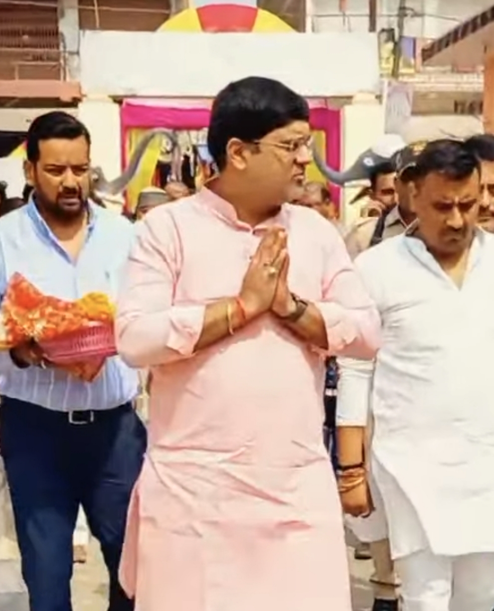 नौतनवा: नवरात्रि पर विधायक ऋषि त्रिपाठी के आवास पर भव्य फलाहार आज