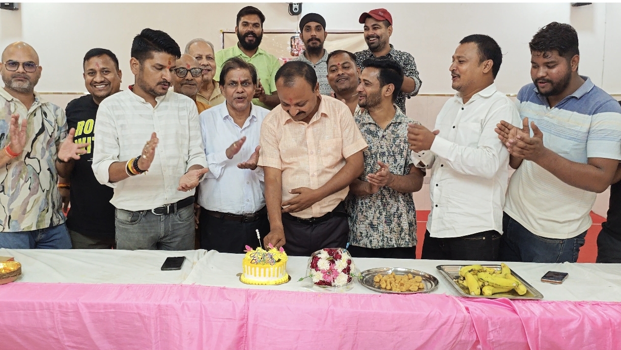 व्यापारी नेता संतोष जायसवाल का जायसवाल सभा ने धूमधाम से मनाया जन्मदिन